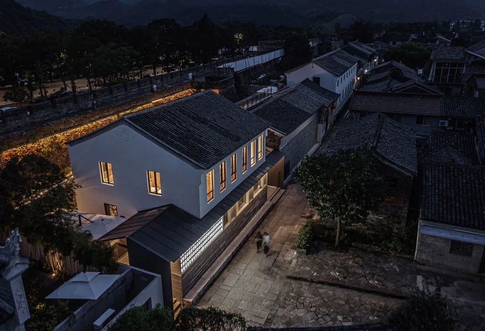 临海古城再望书苑 | 传统元素与现代设计共生的文化客厅-12