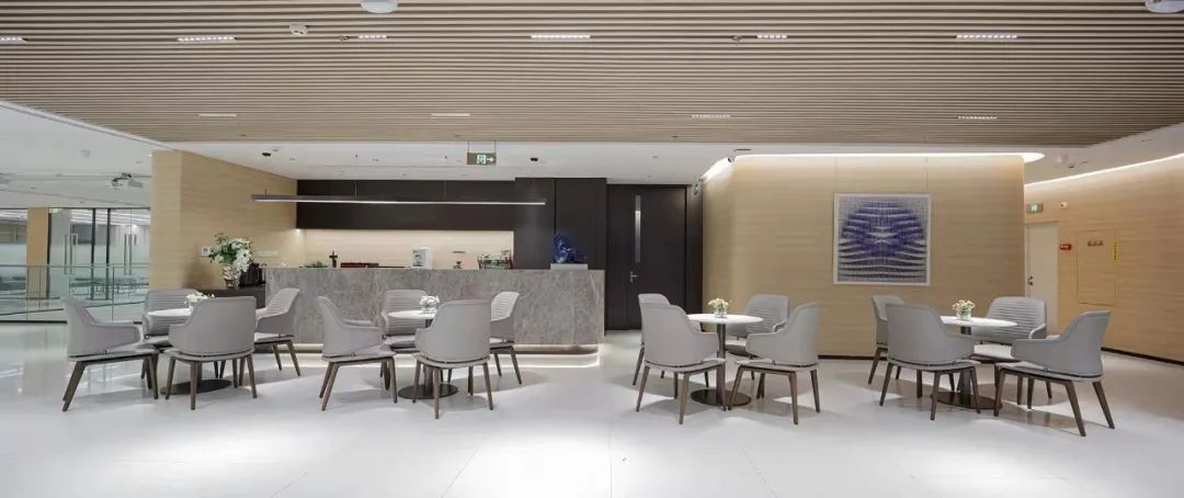 陈子俊  仁孚奔驰4S店改造，德国传统品牌的突破-10