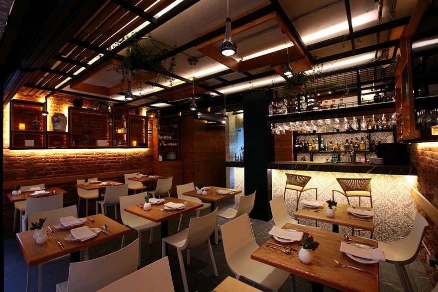 墨西哥城牛顿 105 餐厅——简约空间中的精致餐饮体验-17