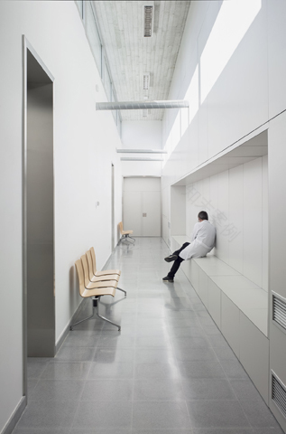 Healthcare Center in Valenzá IDOM-57