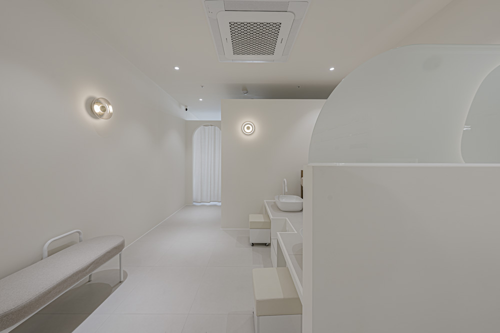 白色极简设计，10 平米小空间大变身-11