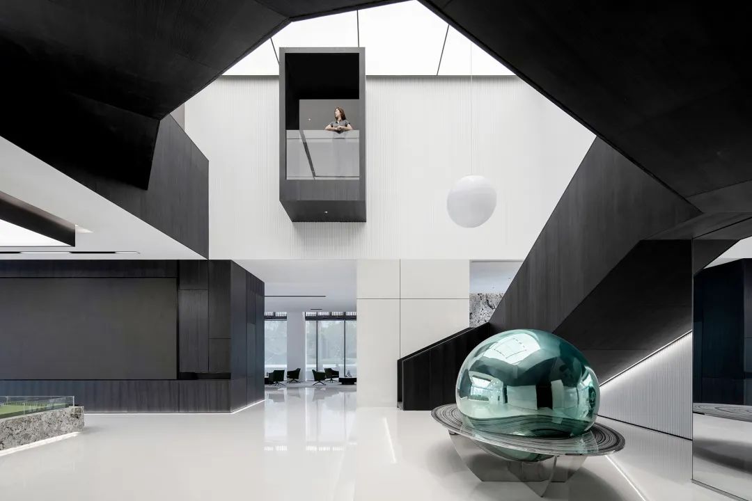 融创南昌·玖玺台销售中心 | 现代简约中的艺术与自然共生-76