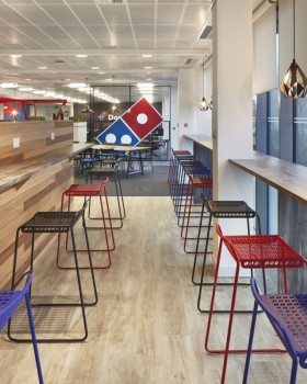Domino's 混合办公空间设计丨英国丨Rhino Interiors Group