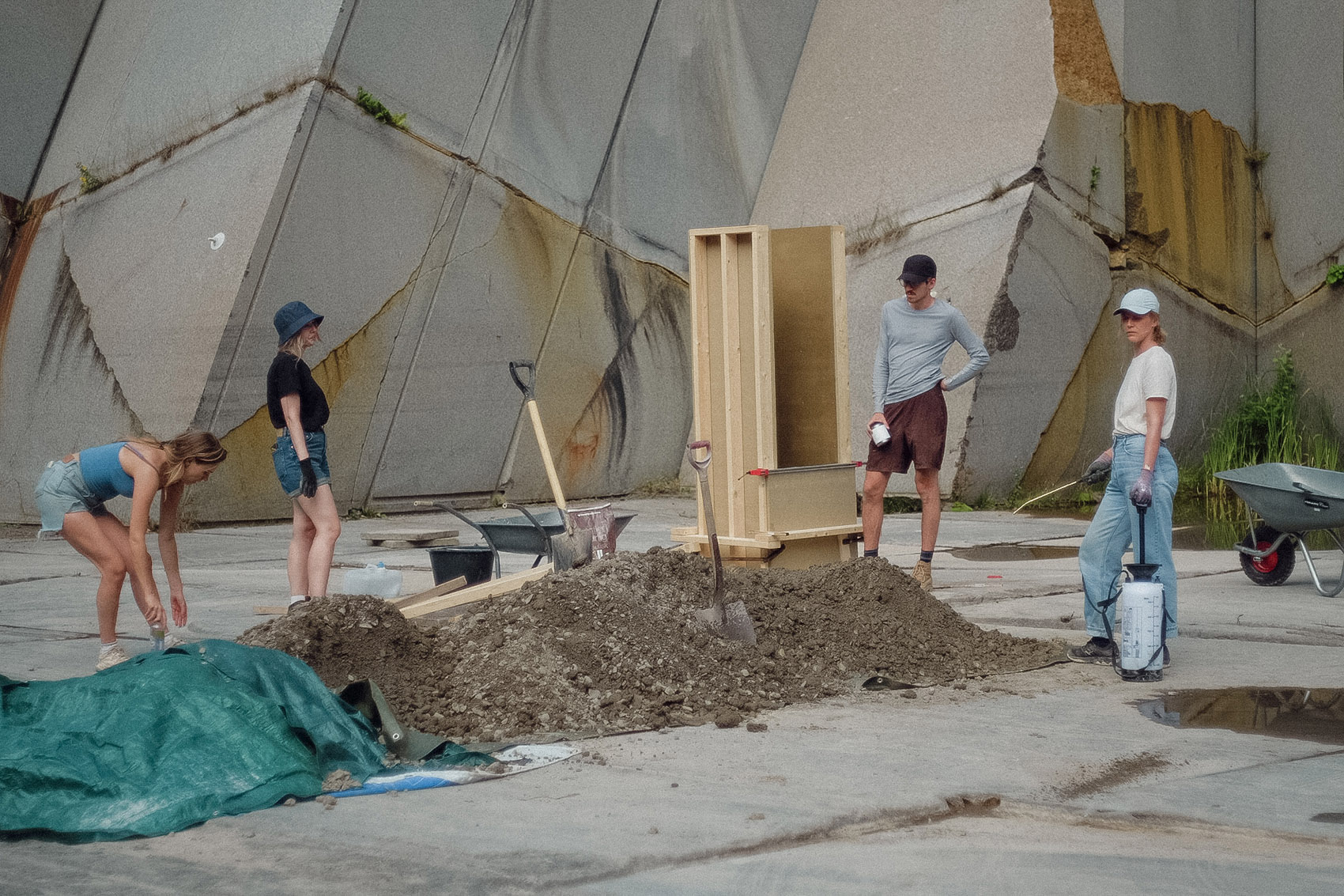 “借来的土地”装置丨挪威丨ACT!,Rikke Winther,Ask Holmen和CLAYA-42