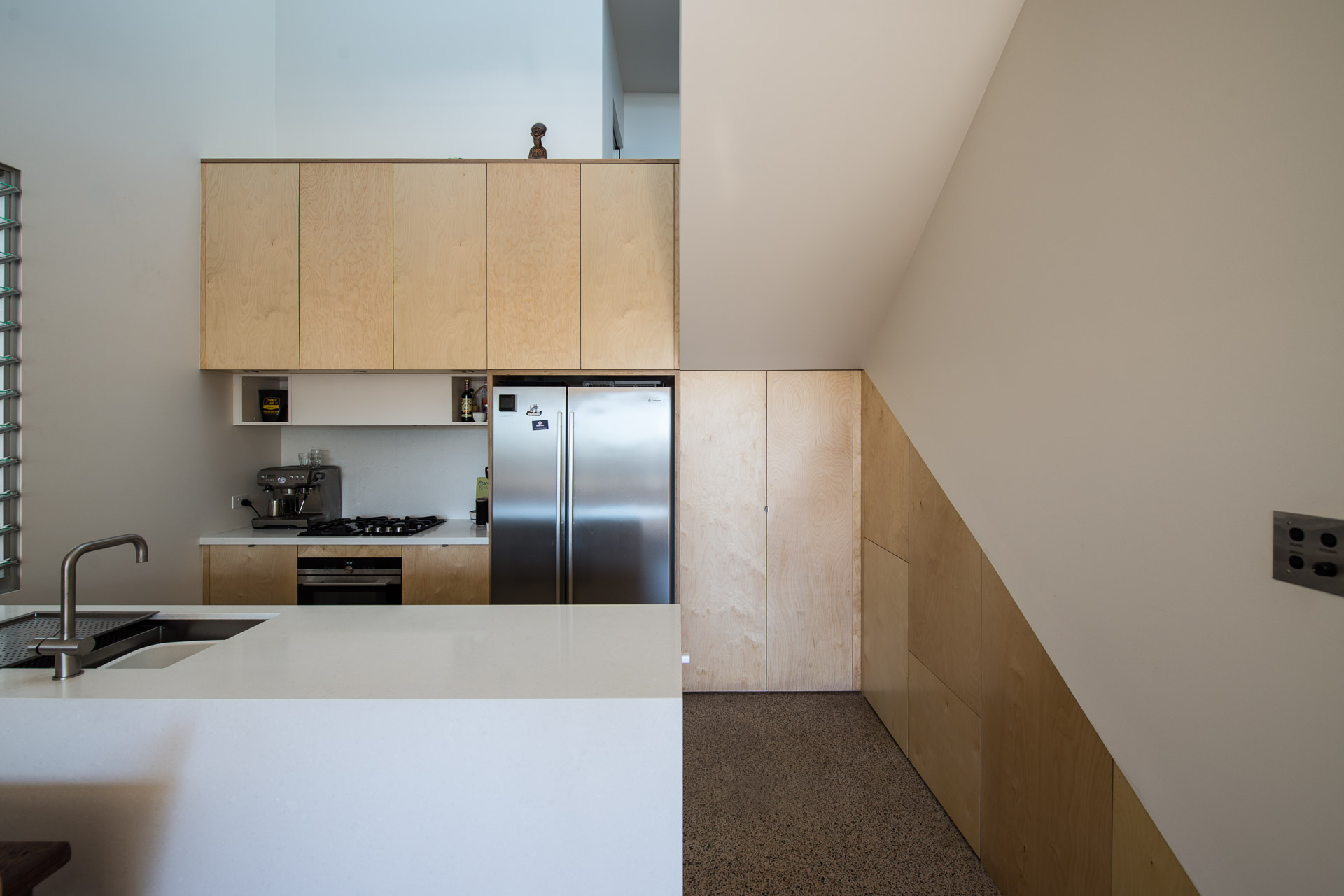 梅雷韦瑟改变 | 海滨旧宅翻新成现代舒适居所-26