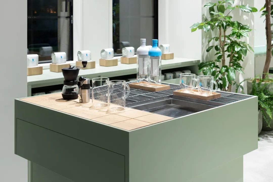 京都蓝瓶咖啡馆 | 绿色与黑白的完美融合-17