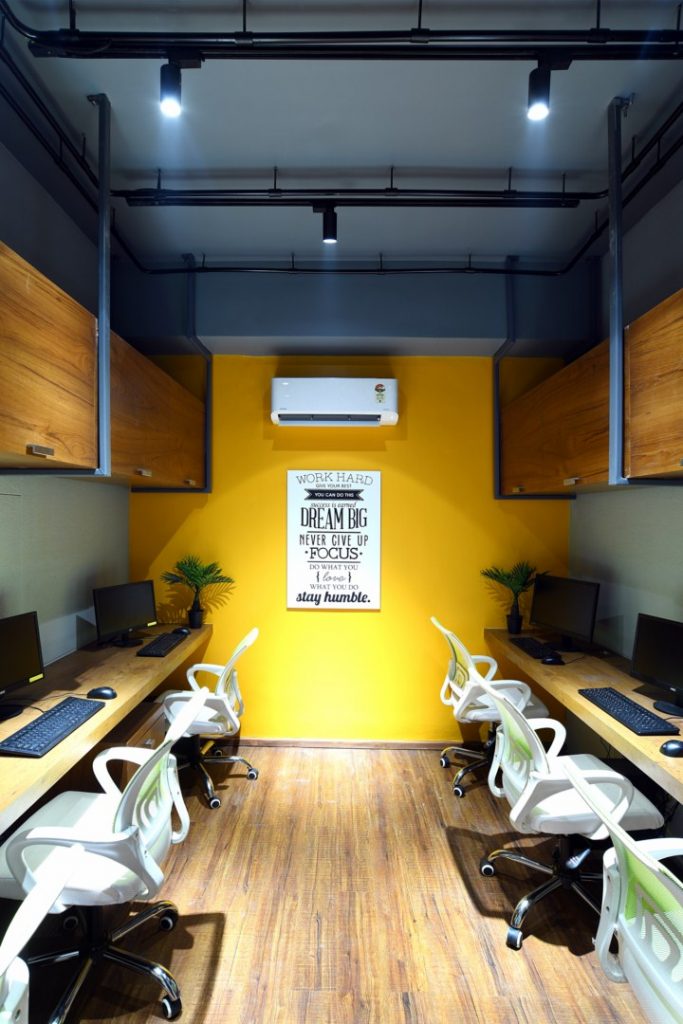 低成本且氛围宜人的办公空间设计丨印度丨Chirag Raj Design Studio-28