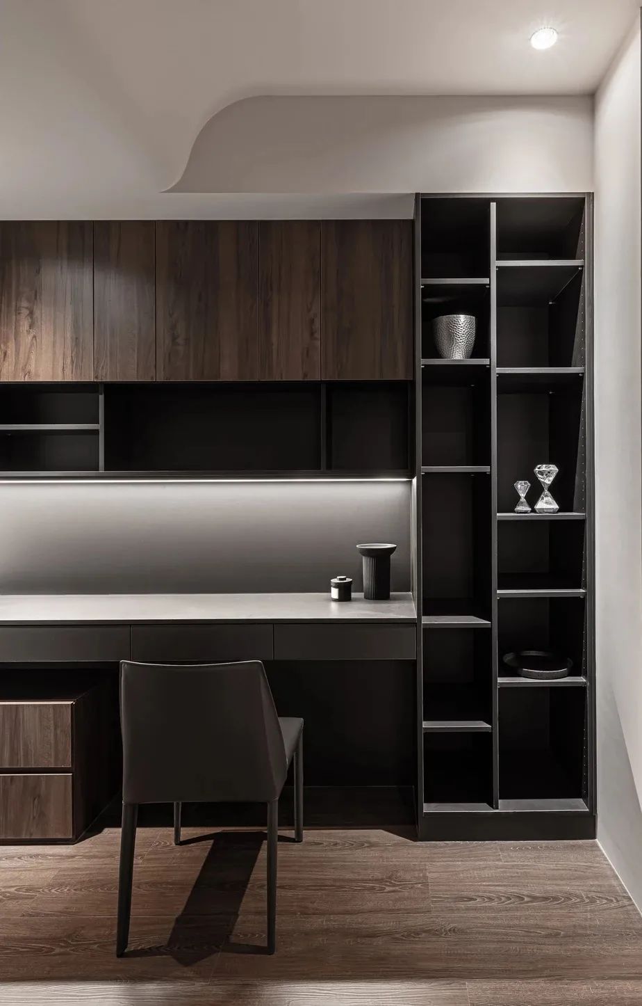 胡桃木+高级灰，纯粹而艺术的现代空间-29