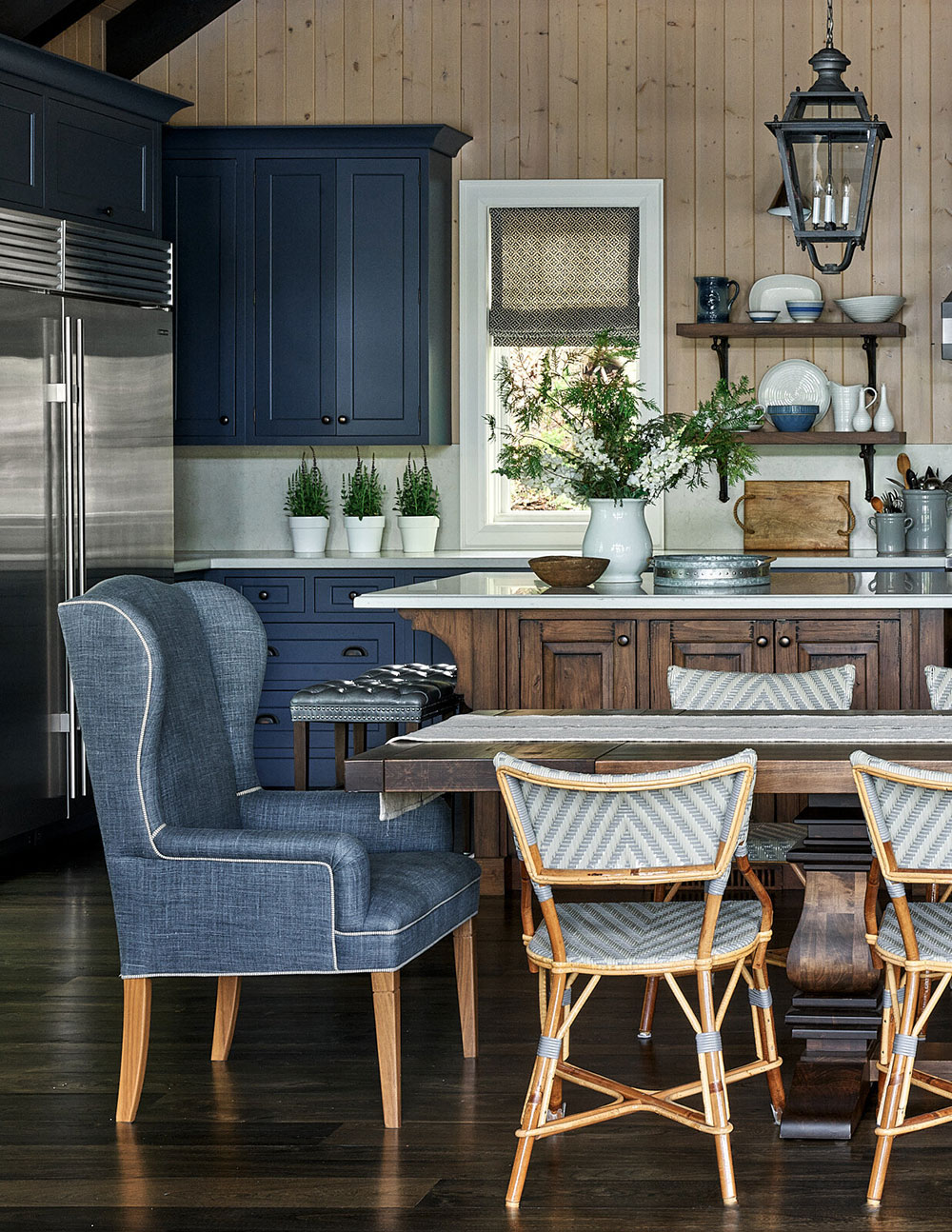 加拿大温馨湖畔别墅 | 蓝色厨房与精美纺织艺术-8