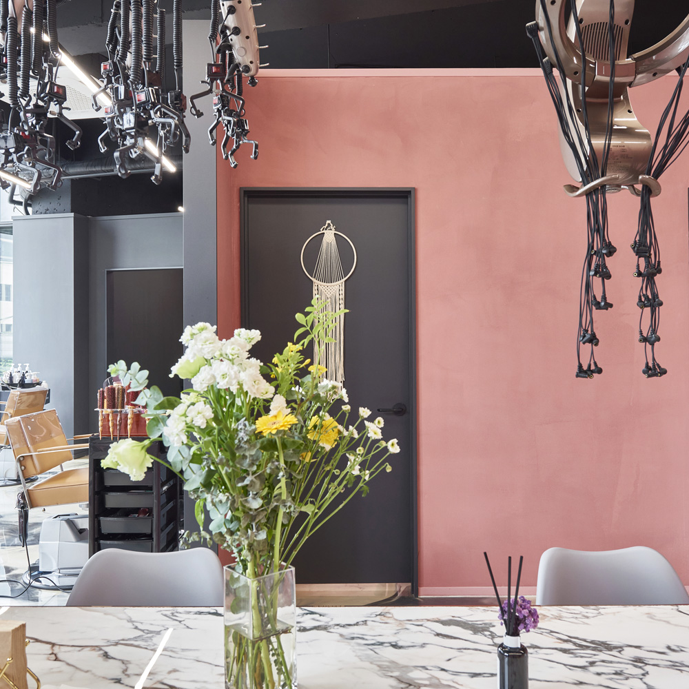 简约 30 坪美容室，黑粉撞色诠释精致品味-17