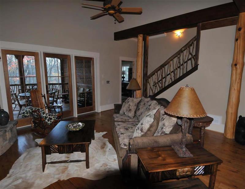 Plan of the Week: The Bear Paw | Natural Element Homes-18