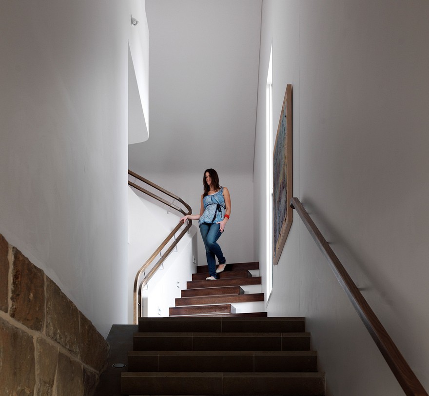 Luigi Rosselli Architects Turned a 1930s Bungalow into a Stylish Family Home-18