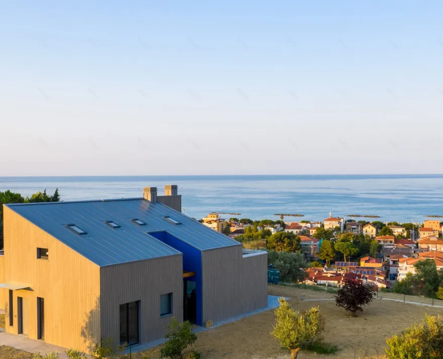 意式简约别墅 · 绿意与海景的生态家园-32