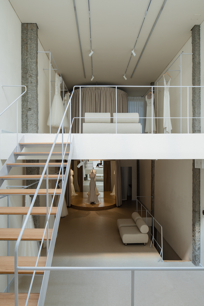 越南 Da Nang Euphoria Bridal Gallery 时尚婚纱店设计-25