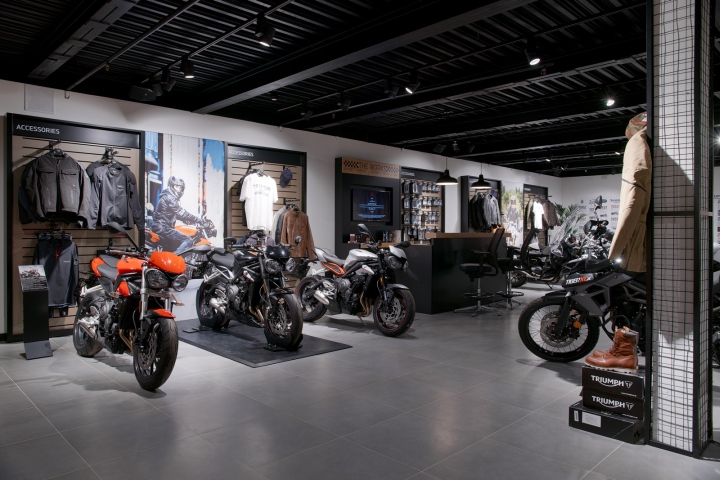 莫斯科 Triumph 摩托车店——动感与舒适的完美结合-38