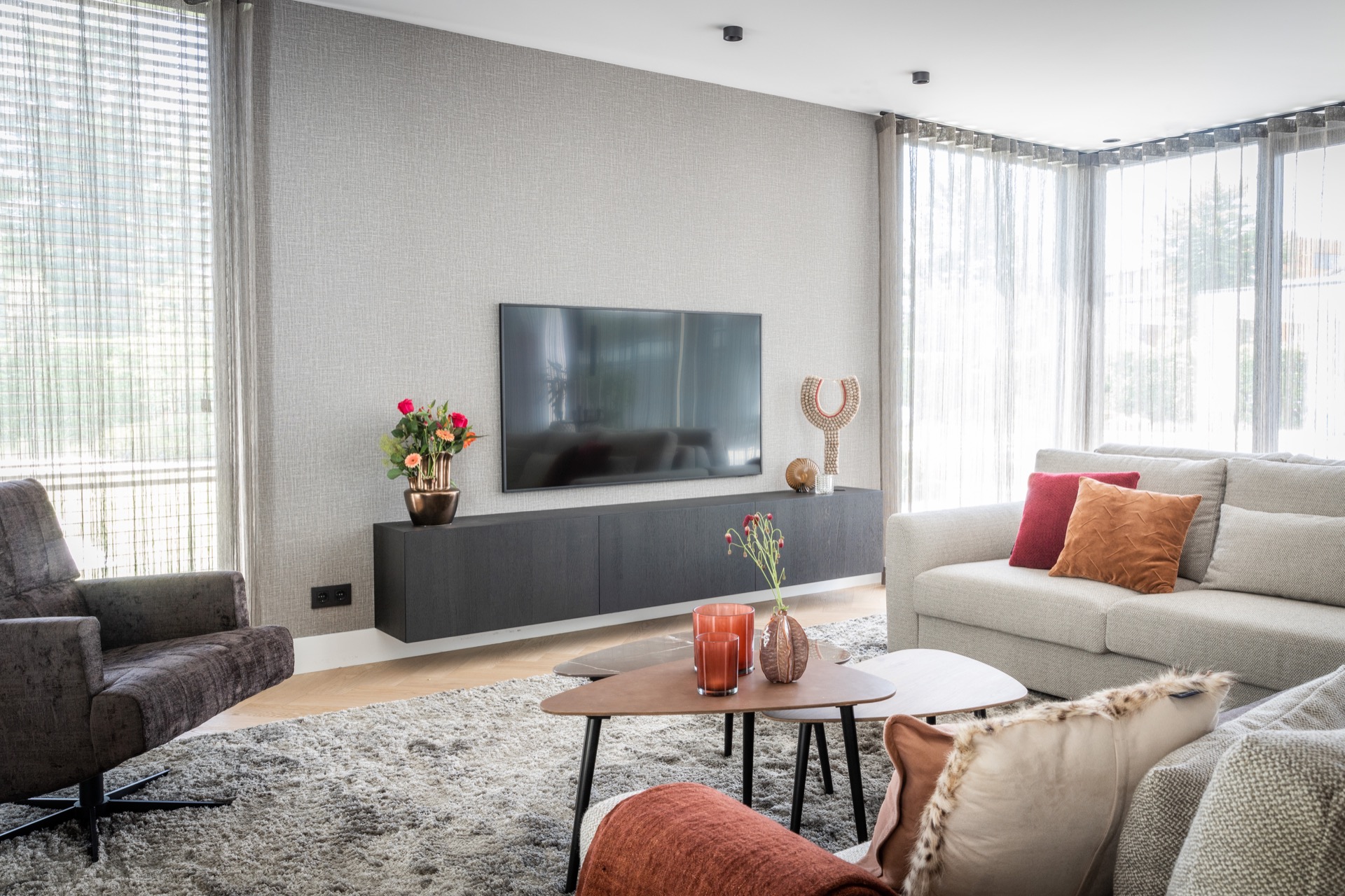 Interior with cozy feel-1