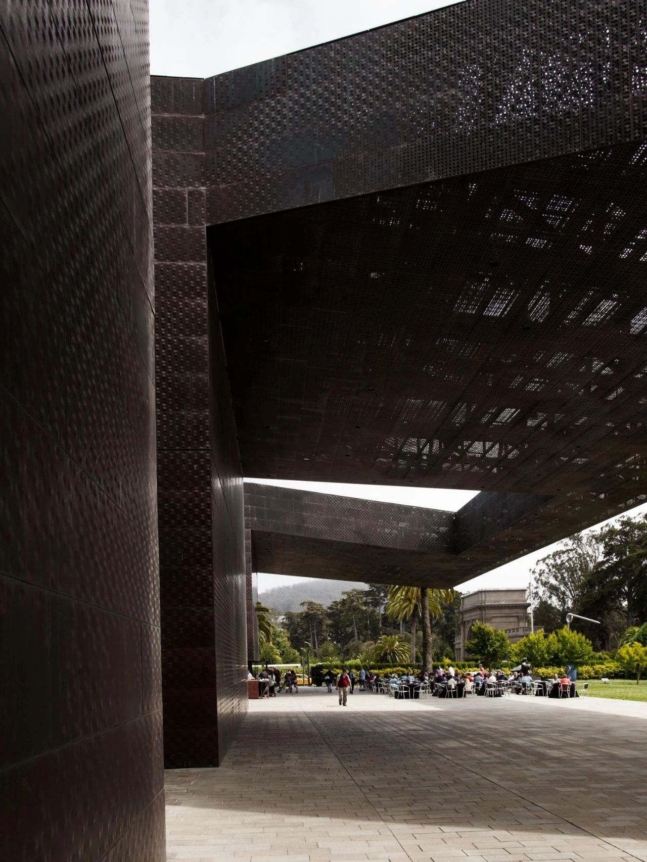 赫尔佐格与德梅隆  建筑是时代的镜子_20240329-58