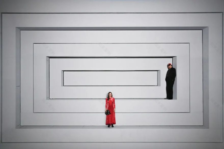 舞台魔法师 | 塞巴斯蒂安·汉纳克的震撼空间美学-10