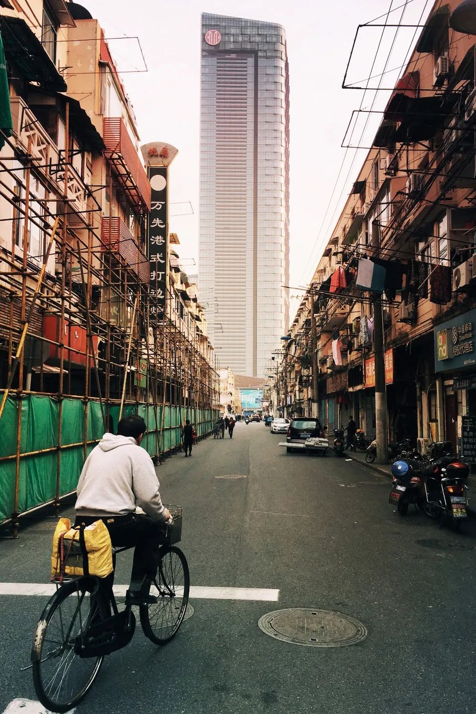 城市切片 · 建筑师王俊锋的手机影像城市观察丨中国北京-24