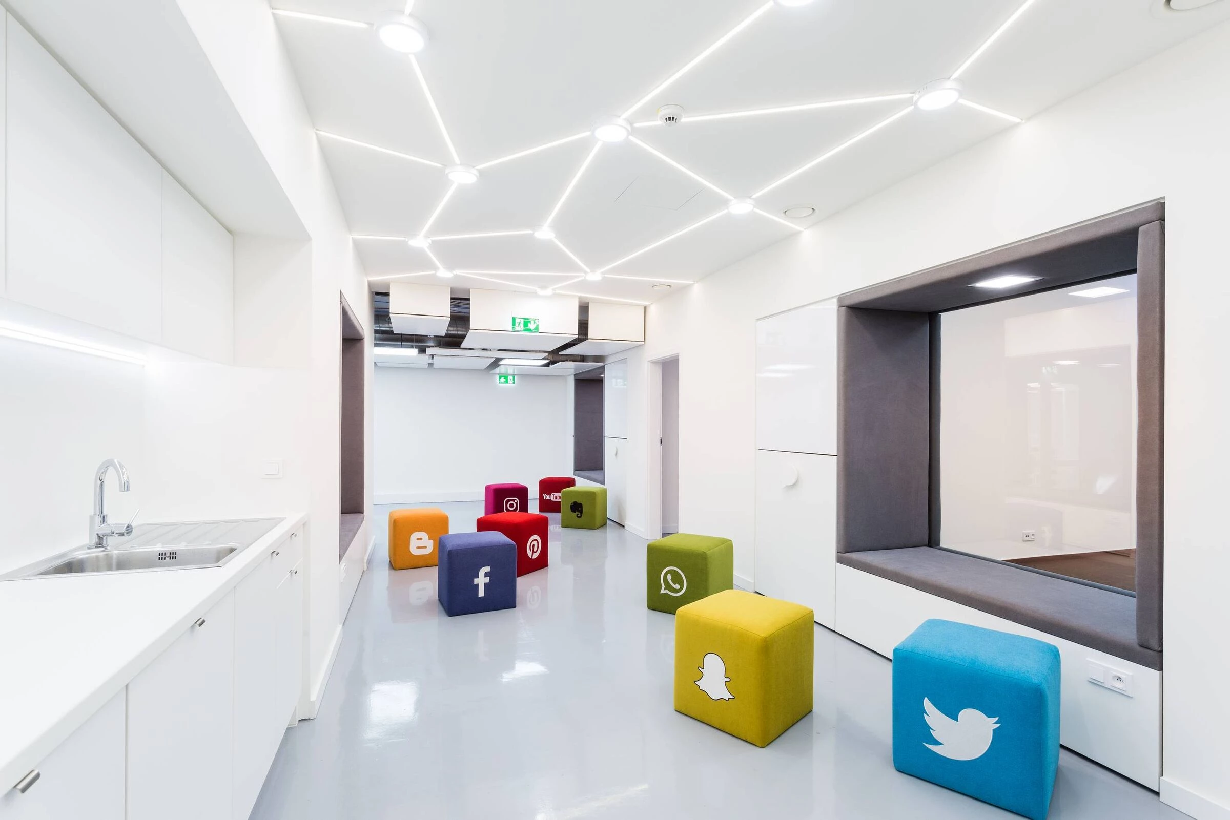 Publicis One · Studio Reaktor 创新媒体公司办公室设计-12