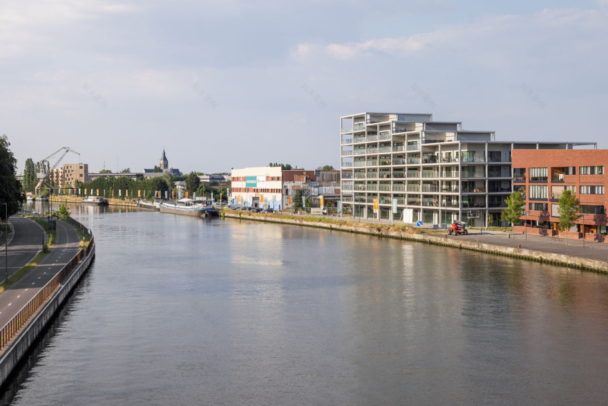Waterzicht Apartments | 比利时十八世纪公园旁的现代住宅建筑-10
