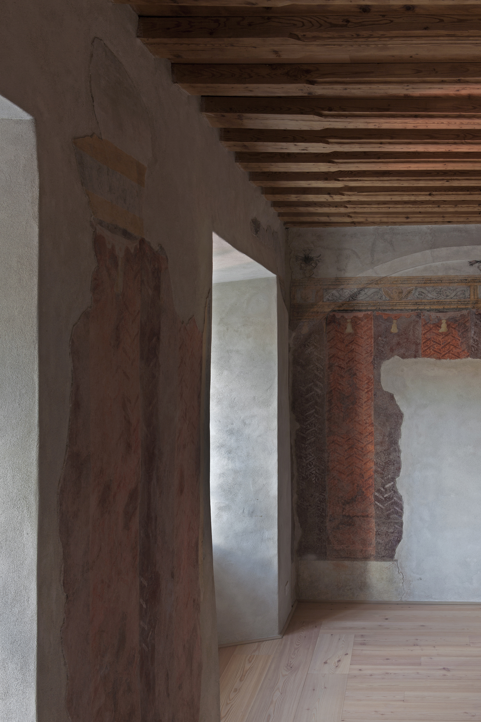 意大利布雷萨诺内古城中心的翻新奇迹-21