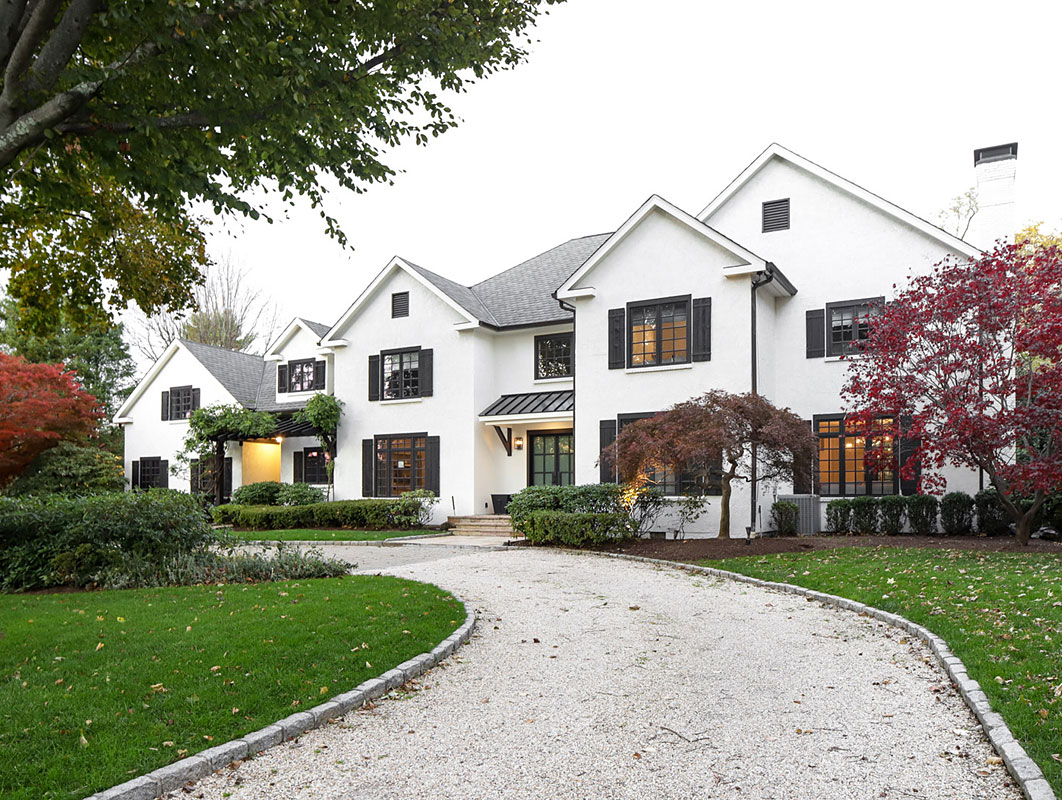 纽约郊区黑白极简豪宅，尽显品味与优雅-1