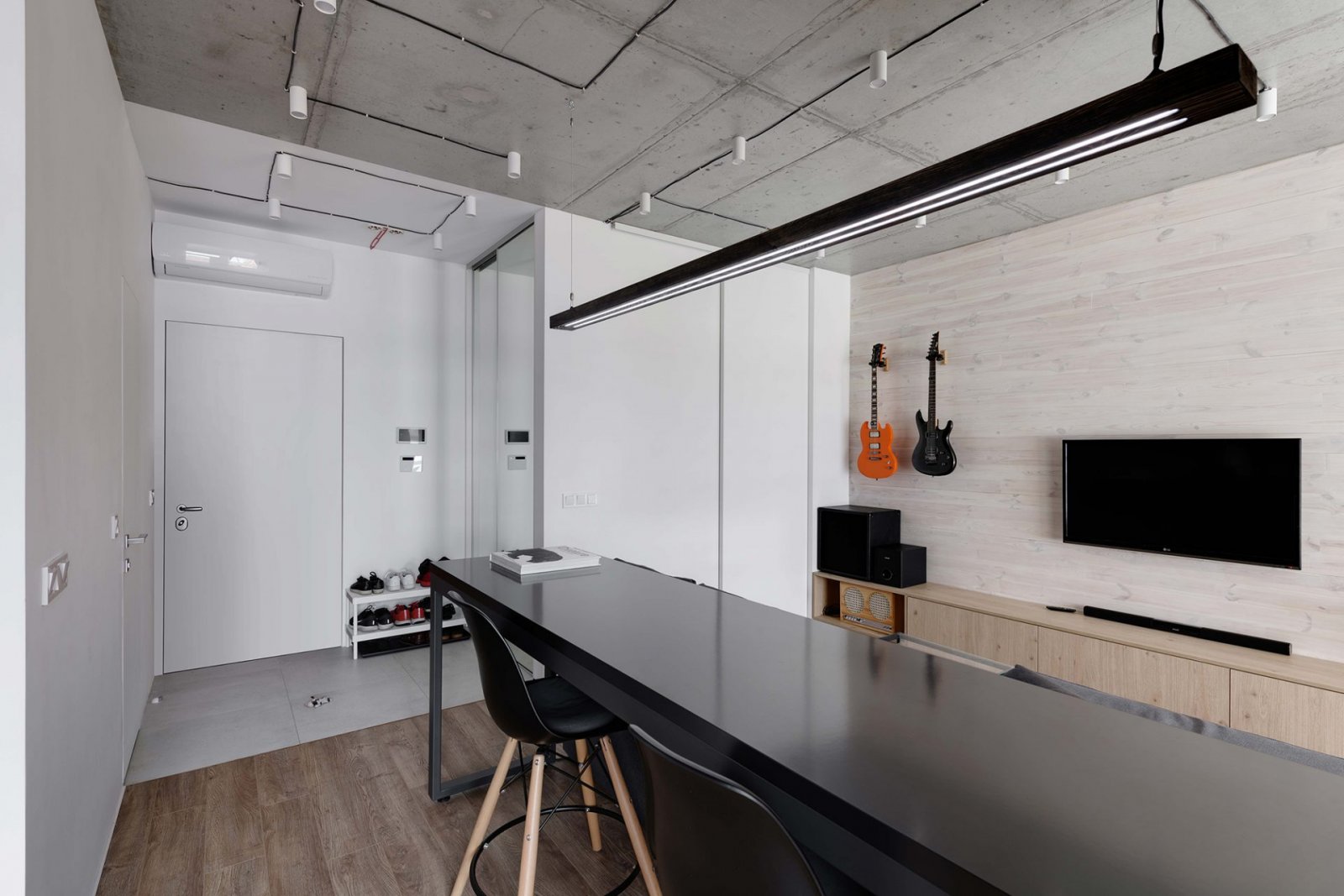 基辅 42㎡现代音乐发烧友公寓设计-8