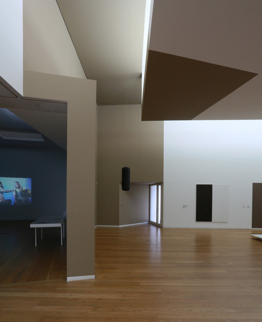 色彩之舞 · 西扎的 Serralves 藏品展-7