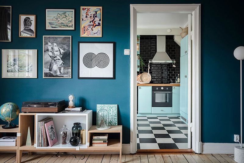 哥德堡大胆蓝色公寓，充满装饰的 65 平米空间-10