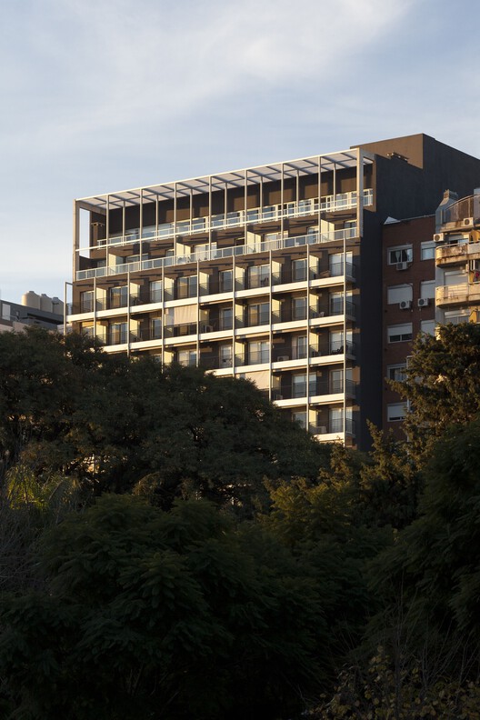 阿根廷 Chacarita 的 Corrientes 6365 建筑-16