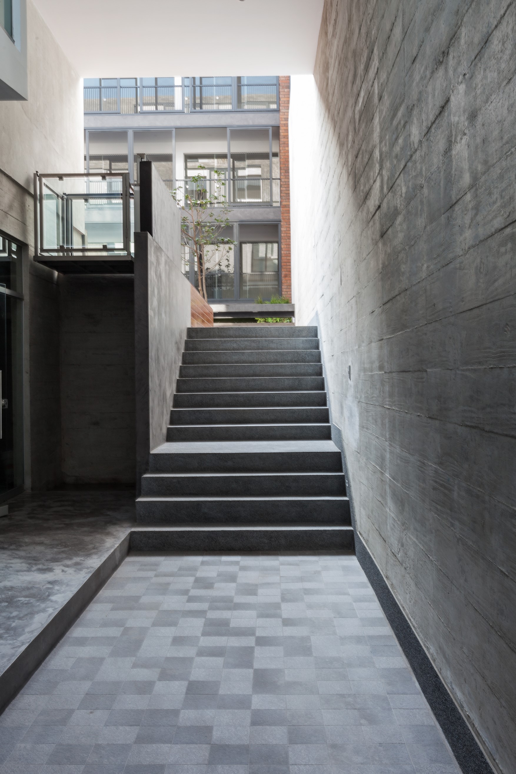 拉奎斯塔 | 内街设计打造全景视野住宅-17