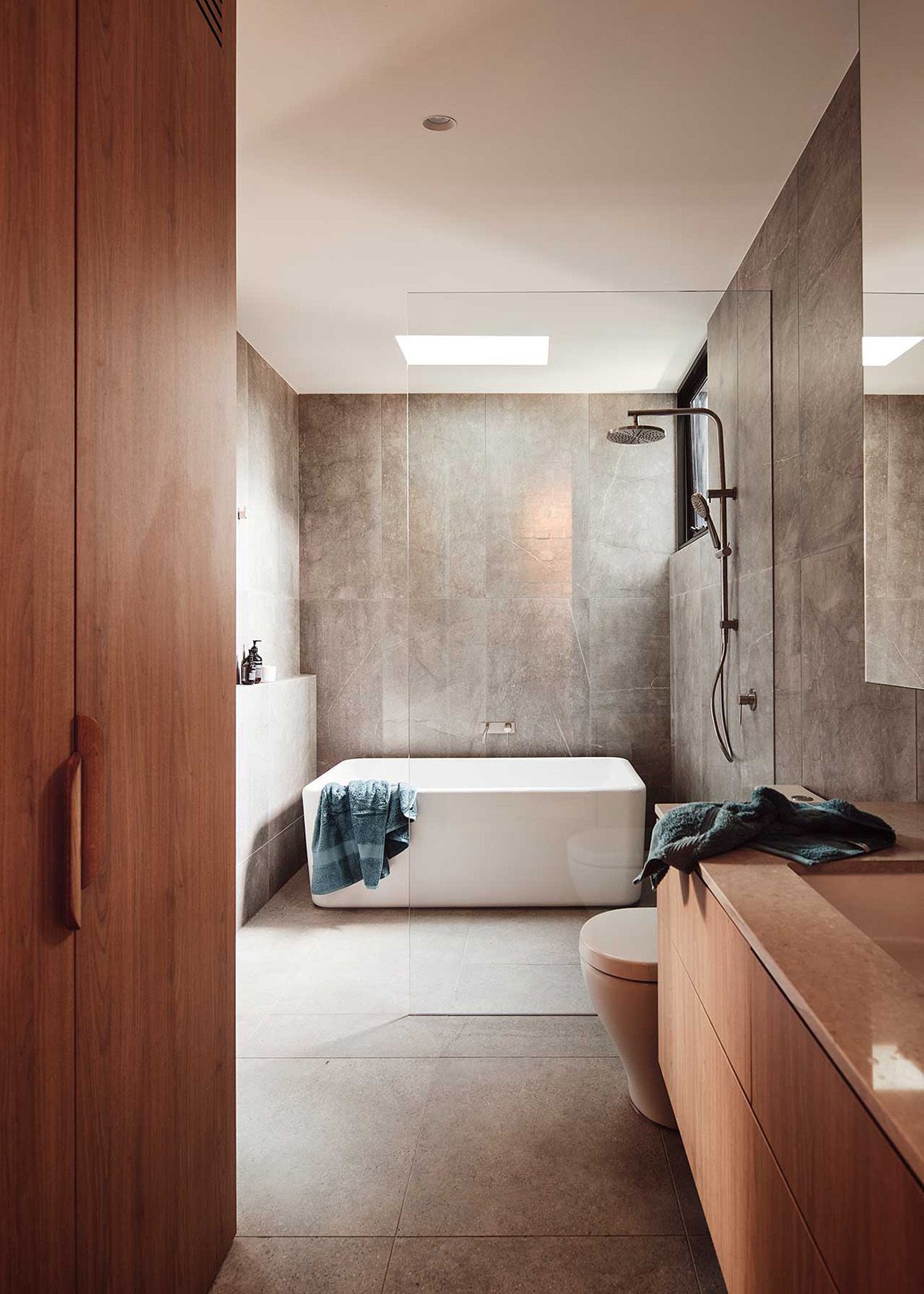 墨尔本 10 Fold House | 阳光穿透的绿意之家-11