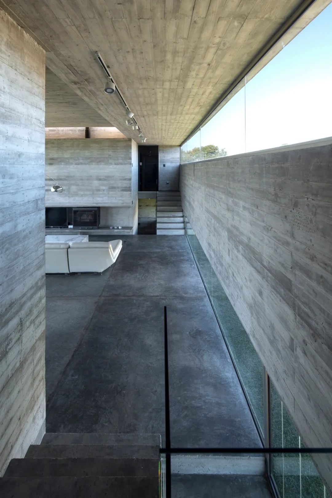 阿根廷自然纯粹清水混凝土住宅设计-28