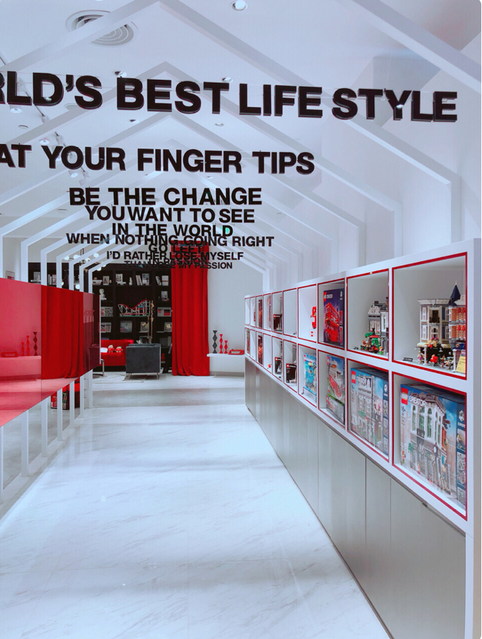 “流量收割机”，开了全球首家线下体验店-43