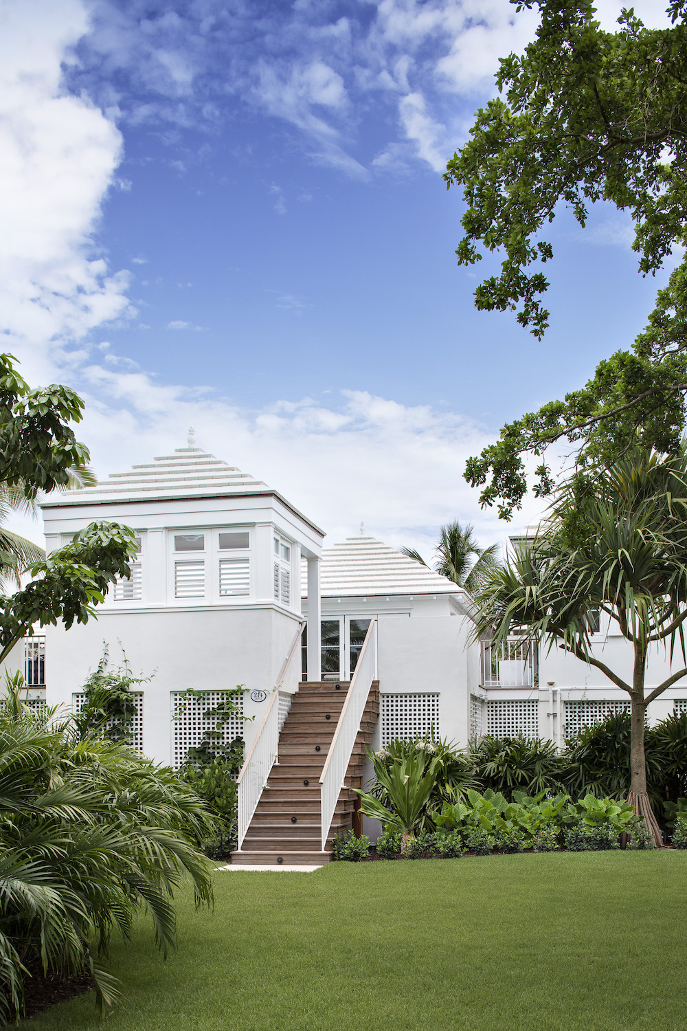 Andrea Goldman | Floridian Guest Compound-4