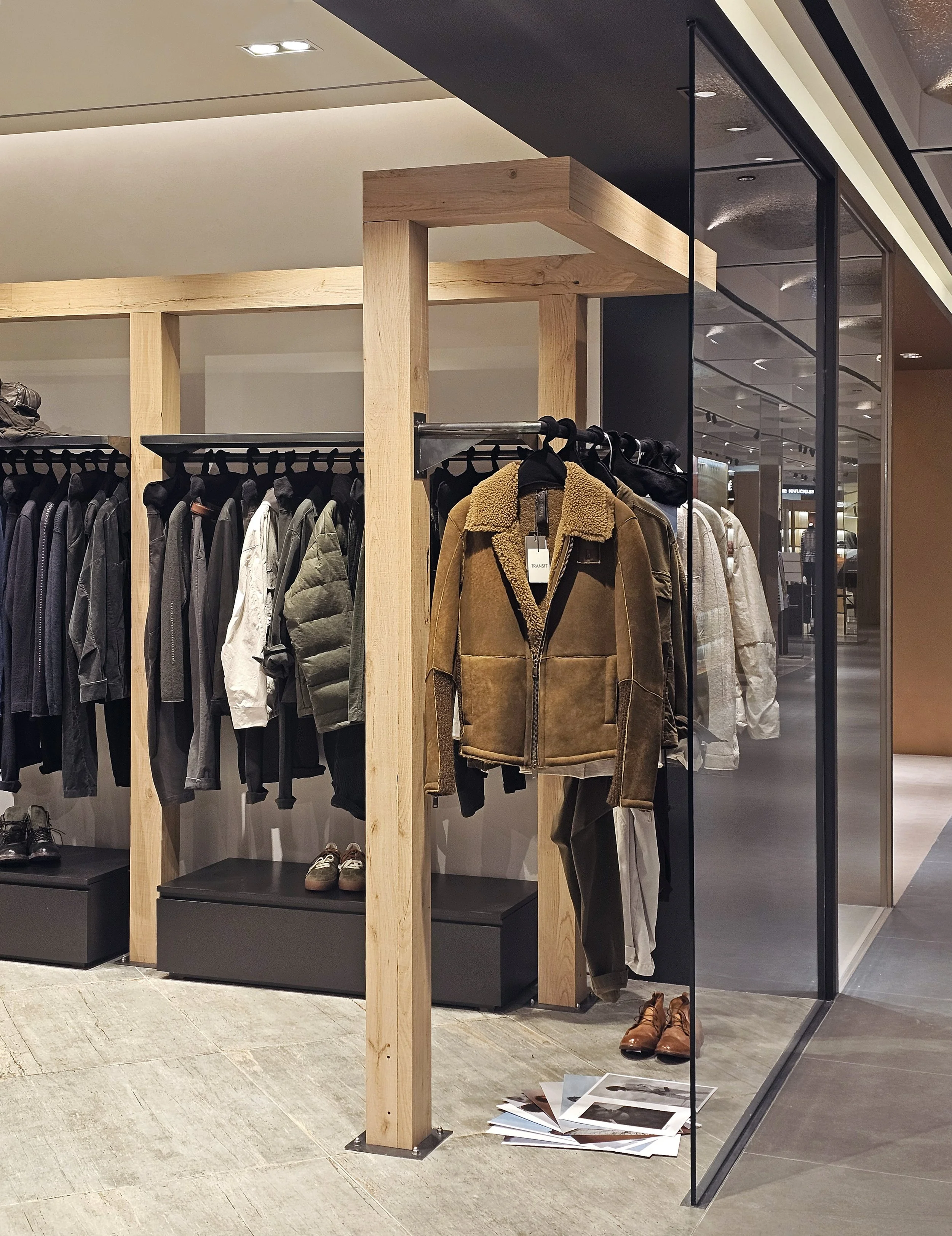 transit store in galleria luxury hall west — hjl studio-31