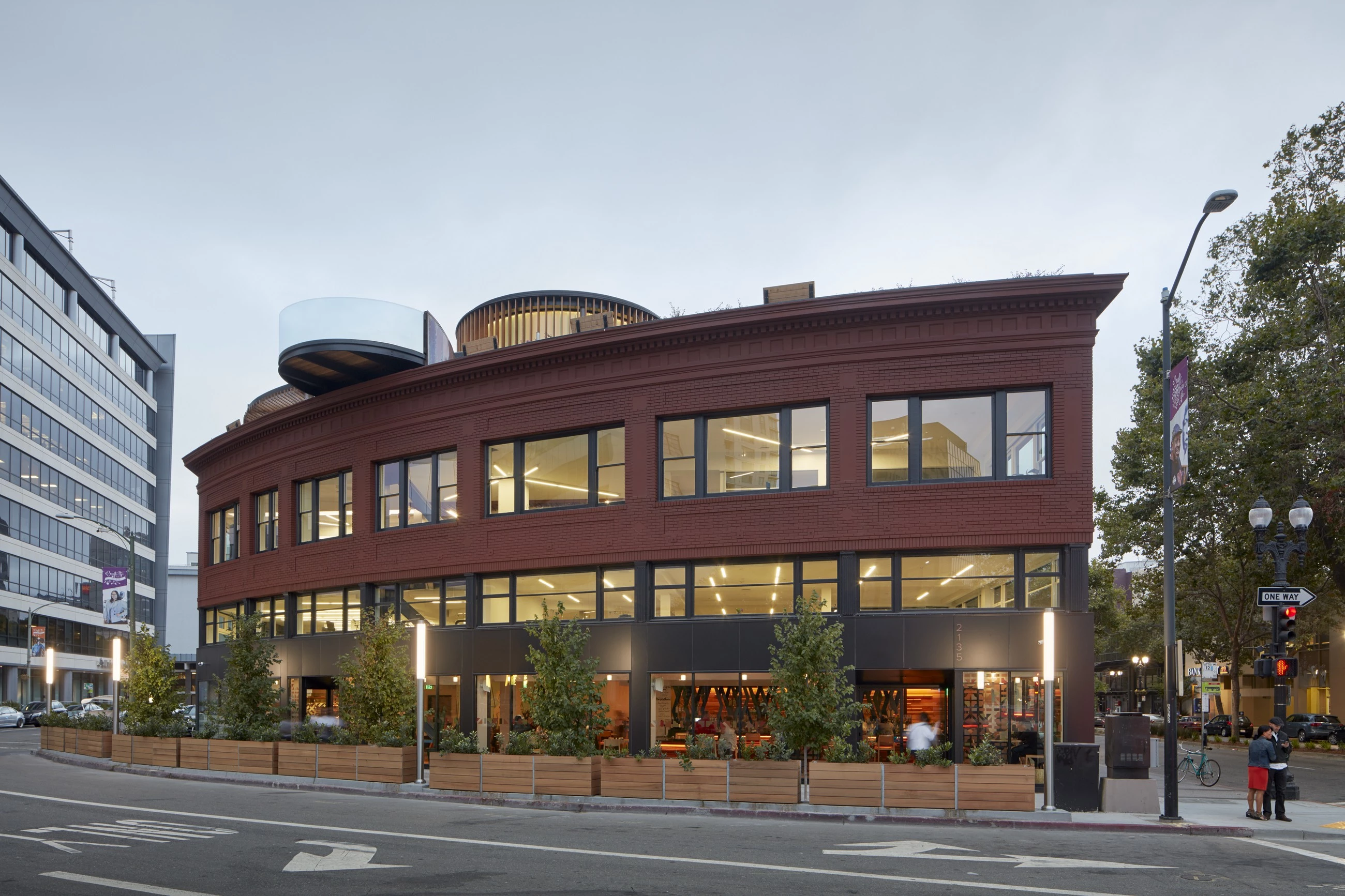 连接开放民主，Kapor 中心打造温馨社交空间-22