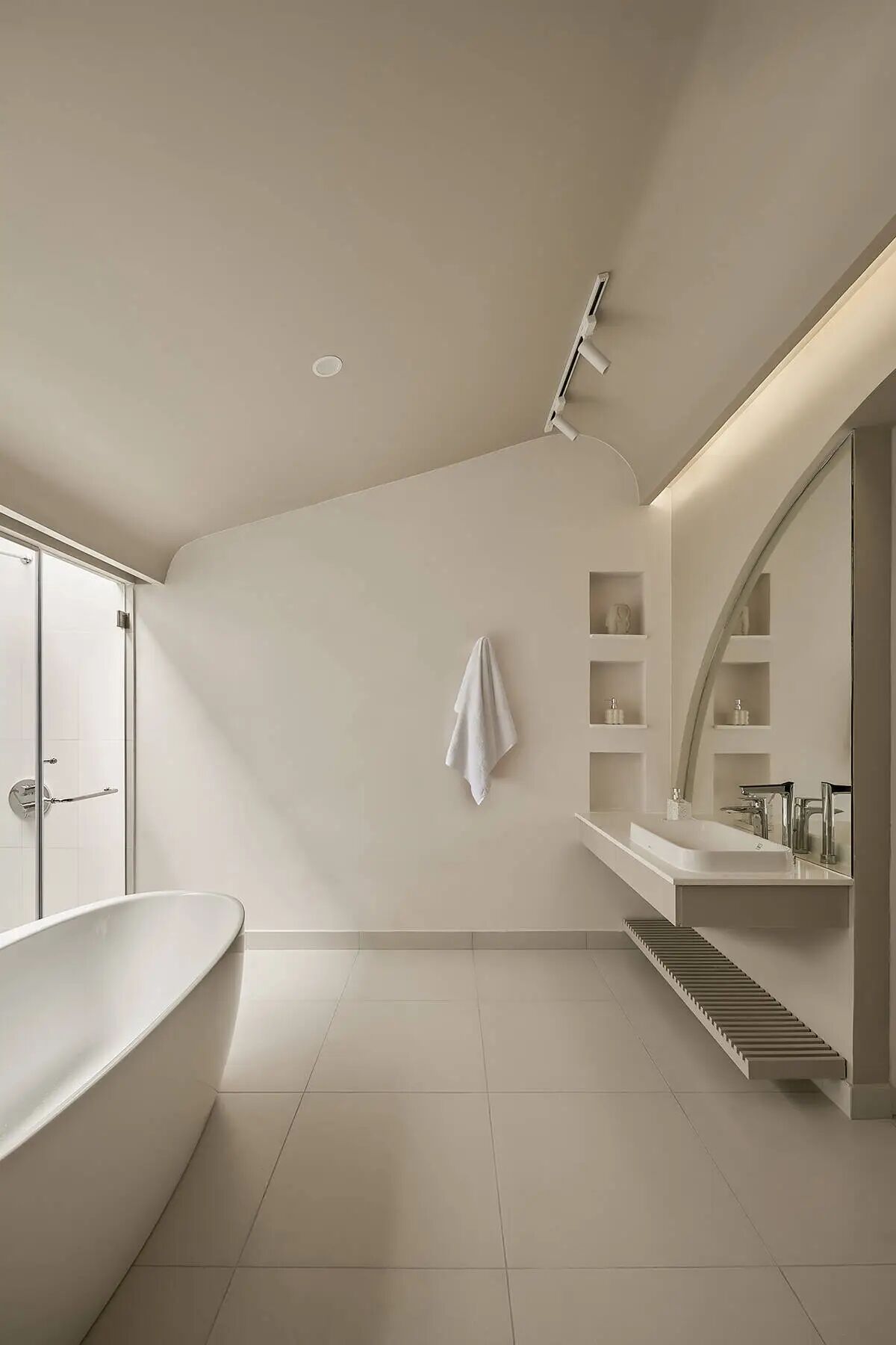 White Oasis窄长宅设计-34