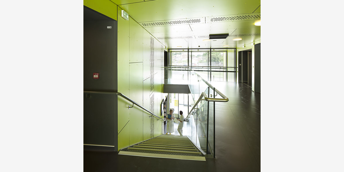 SSR furtif au pied d'un château - CoCo architectureCoCo architecture-17