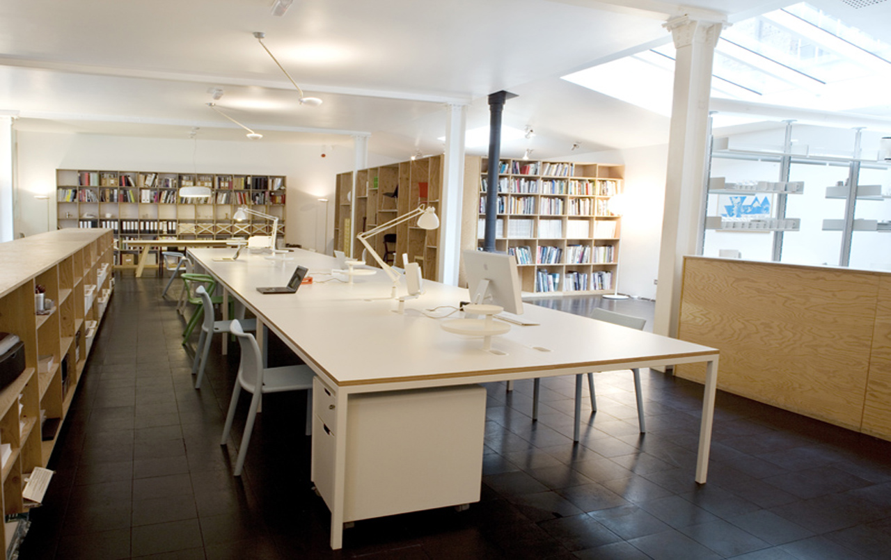 伦敦 Jasper Morrison 工作室 · 仓库改造的办公与零售空间-12