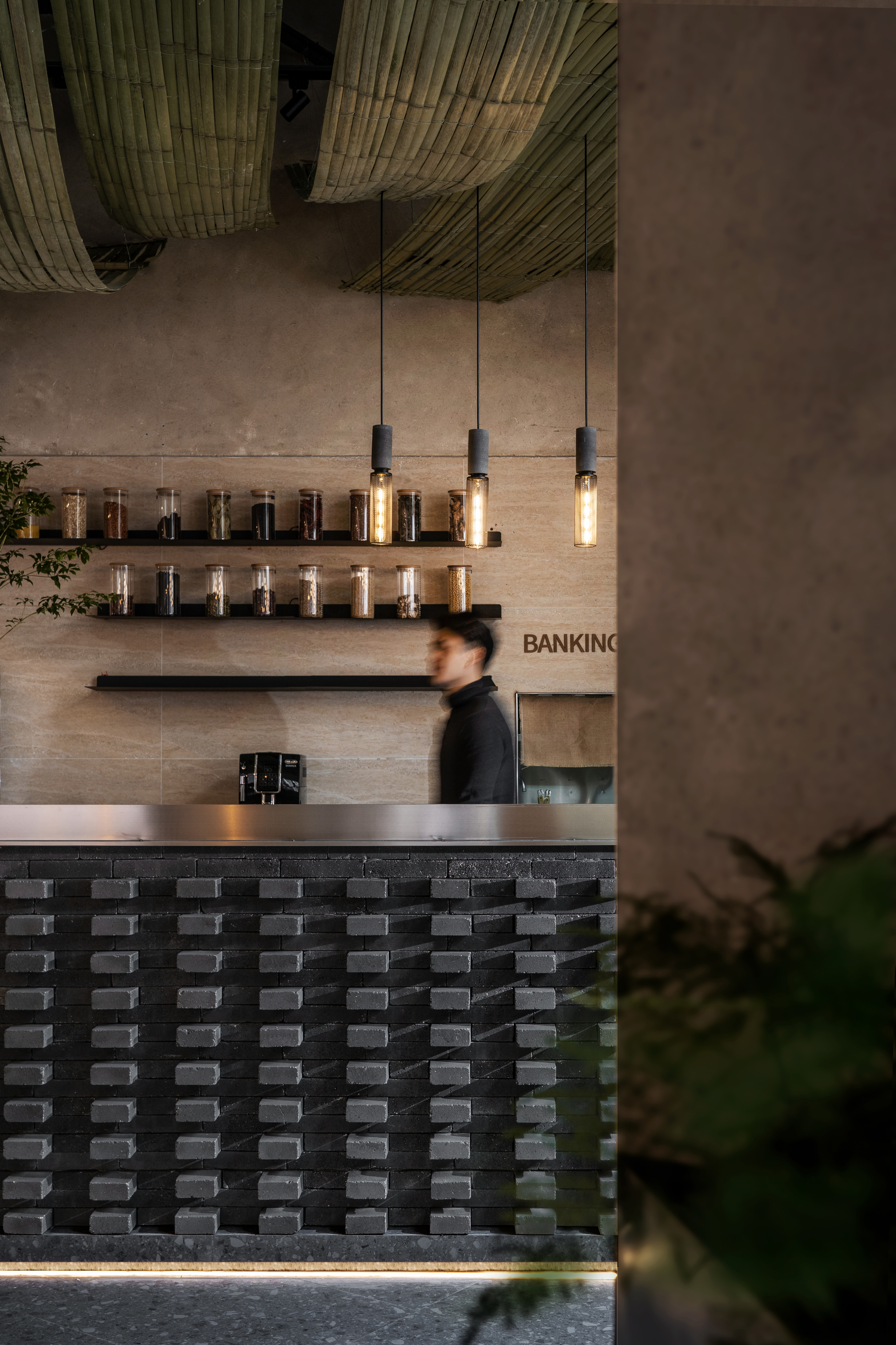 十二泰猪·星马泰料理品牌店设计丨中国清远丨梵山构造设计事务所-5