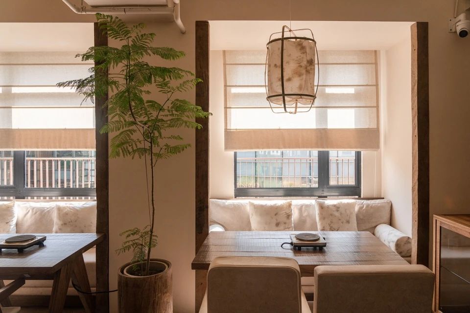 “退步美学”的餐厅《侘与火》丨中国上海丨W SELECT DESIGN-16