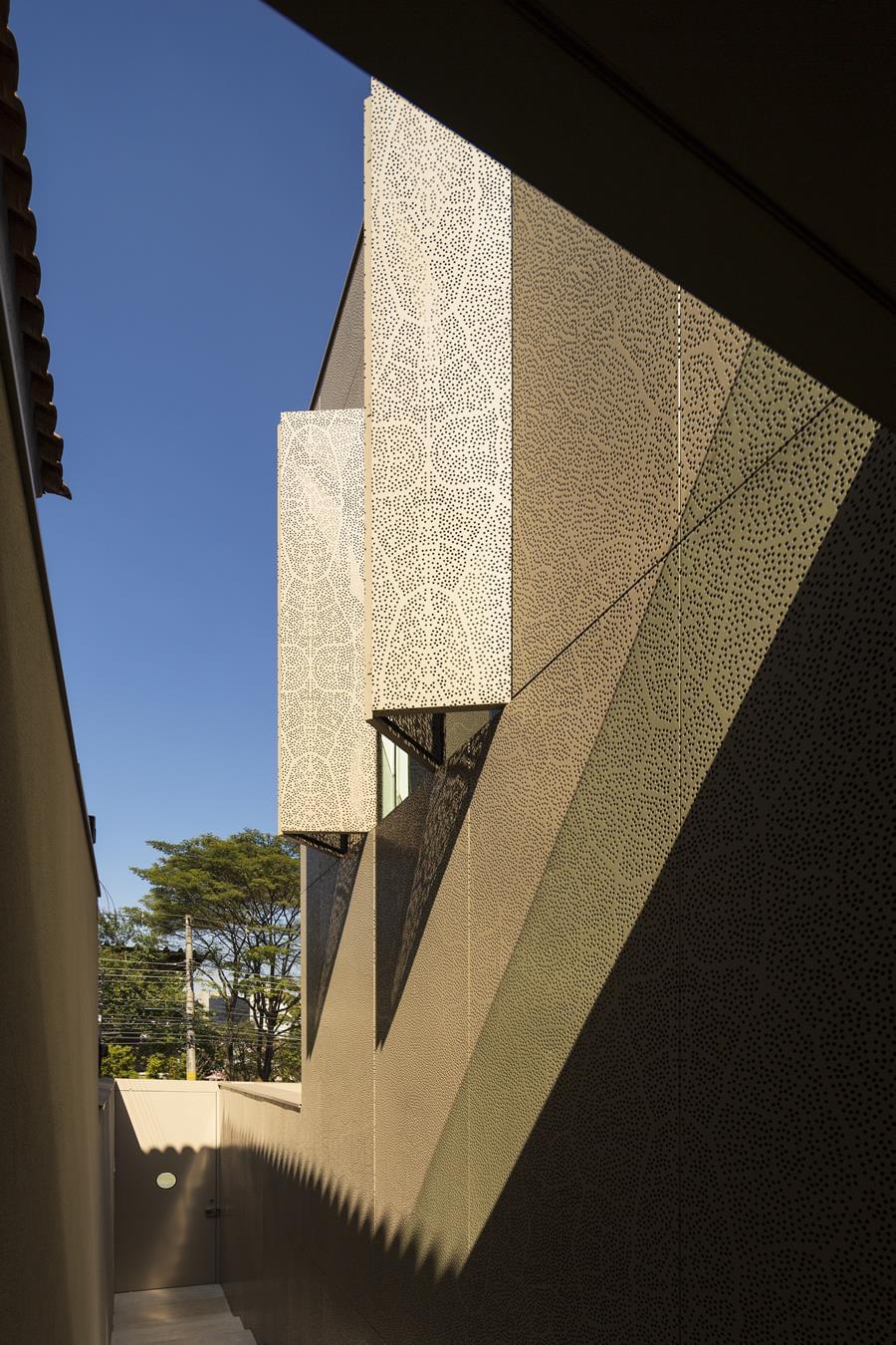 巴西 São Paulo 城市别墅改造，舒适与隐私并重-3