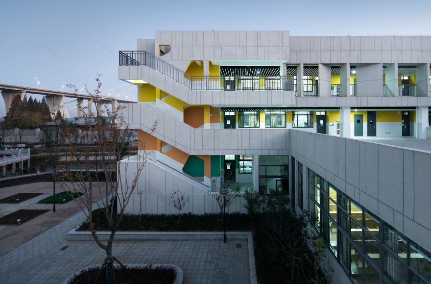 Nanjing Qixia Mountain Shibuqiao Central School / Nanjing Bangjian Urban Architectural Group-34