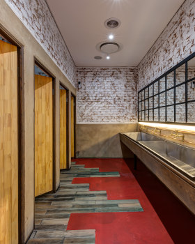 哞哞葡萄酒吧与烧烤餐厅丨南非比勒陀利亚丨COOOP™ | Design for Behaviour™