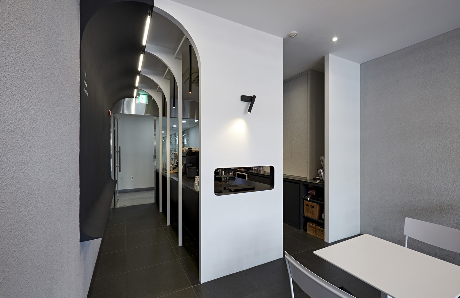 10 坪极简咖啡厅 | 素雅氛围的温馨空间-4