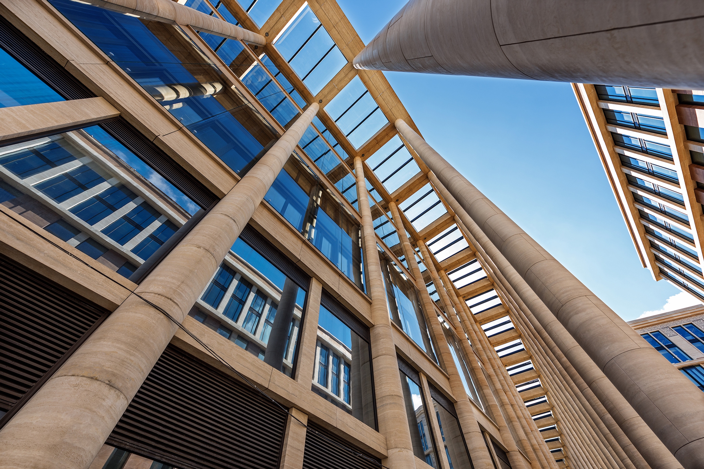 Àäìèíèñòðàòèâíûé è îáùåñòâåííî-äåëîâîé êîìïëåêñ «Íåâñêàÿ ðàòóøà»-36