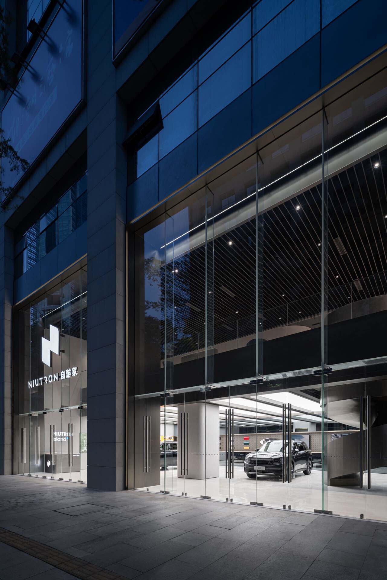 NIUTRON 自游家汽车展厅广州高德置地店丨中国广州丨北京大观建筑设计-3