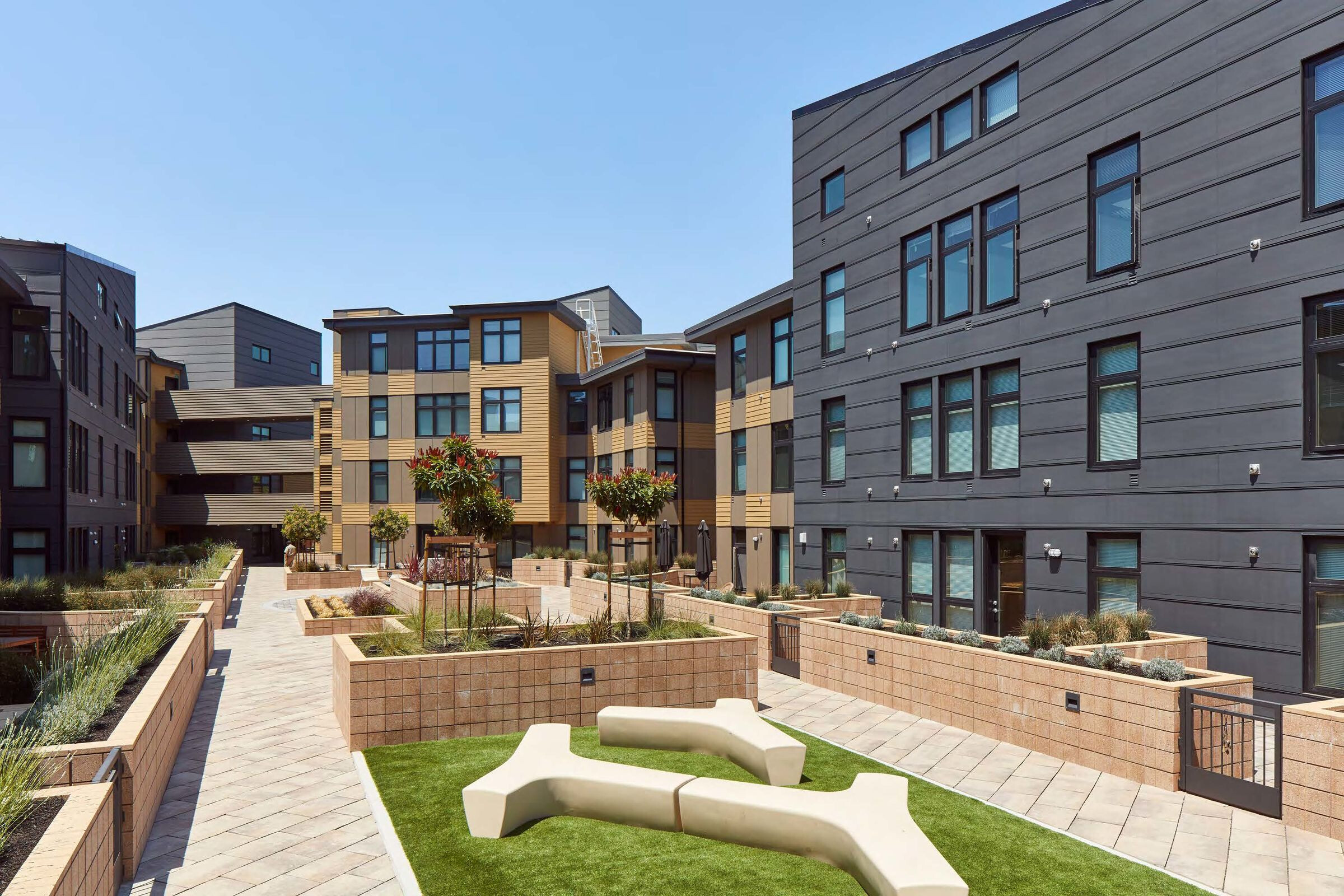 加州 Emeryville 新型混合住宅，工业风与居住功能的完美结合-12